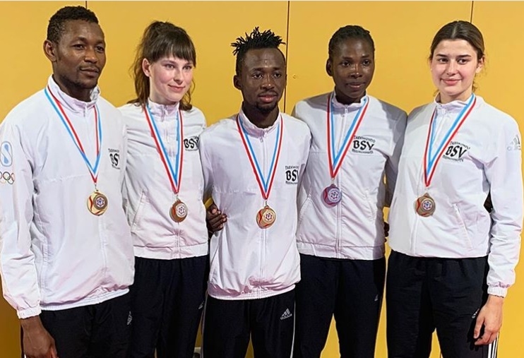 Jolanta Tarvida (otrā no kreisās) no Luksemburgas atveda sudraba godalgu.
Autors: No albuma.