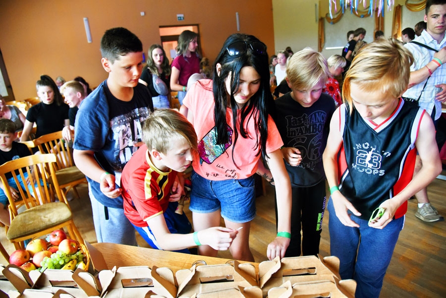 Dāviņu pagasta jaunieši izvērtē, par kuru komandu atdot savas simpātiju balsis.
Autors: Uldis Varnevičs