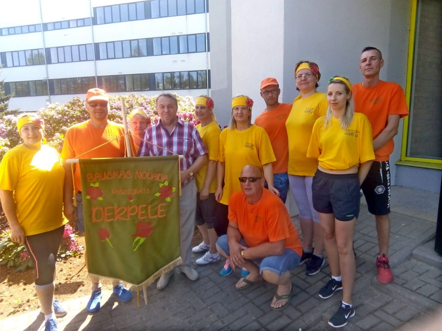 Pansionāta «Derpele» komanda sporta spēlēs ieguva pirmo vietu.
Autors: no albuma