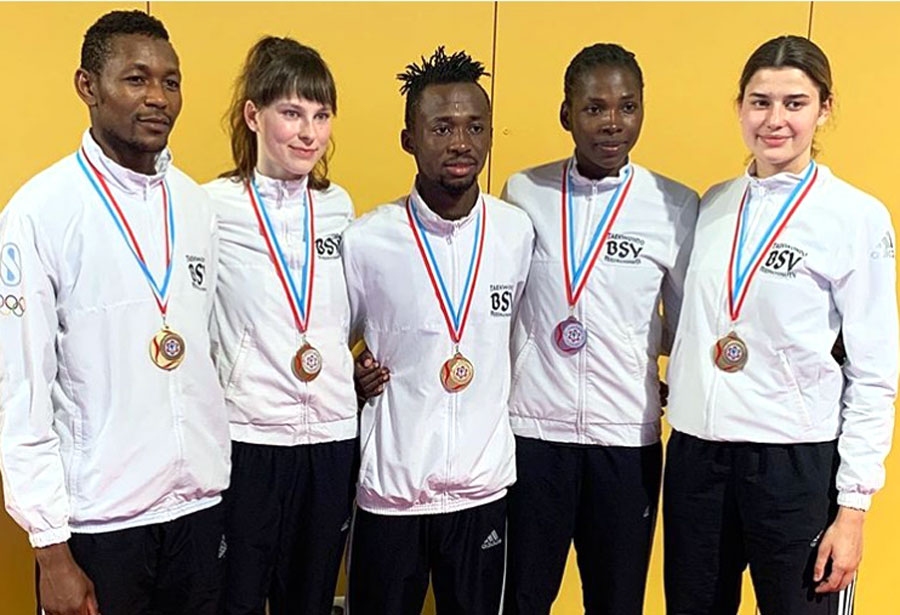 Jolanta Tarvida (otrā no kreisās) no Luksemburgas atveda sudraba godalgu.
Autors: no kluba albuma