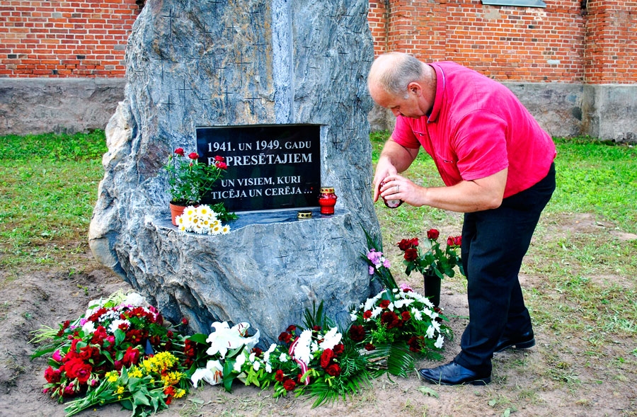 Piemiņas akmens Brunavas pagasta Budbergā atgādinās par Latvijas tautai drūmās vēstures lappusēm.
Autors: Ivars Bogdanovs