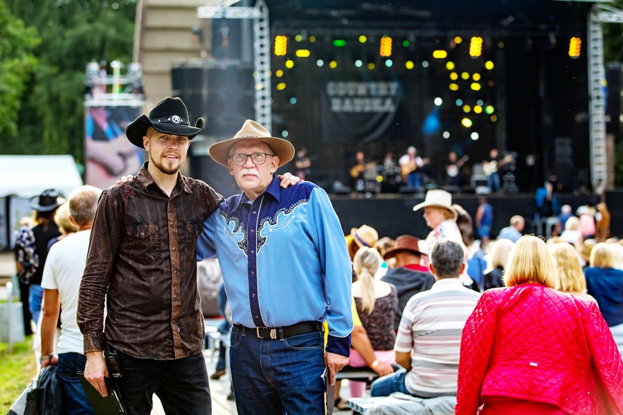 Festivāla organizatori Uldis Ozoliņš (no labās) un Mārtiņš Jātnieks.
Autors: publicitātes foto