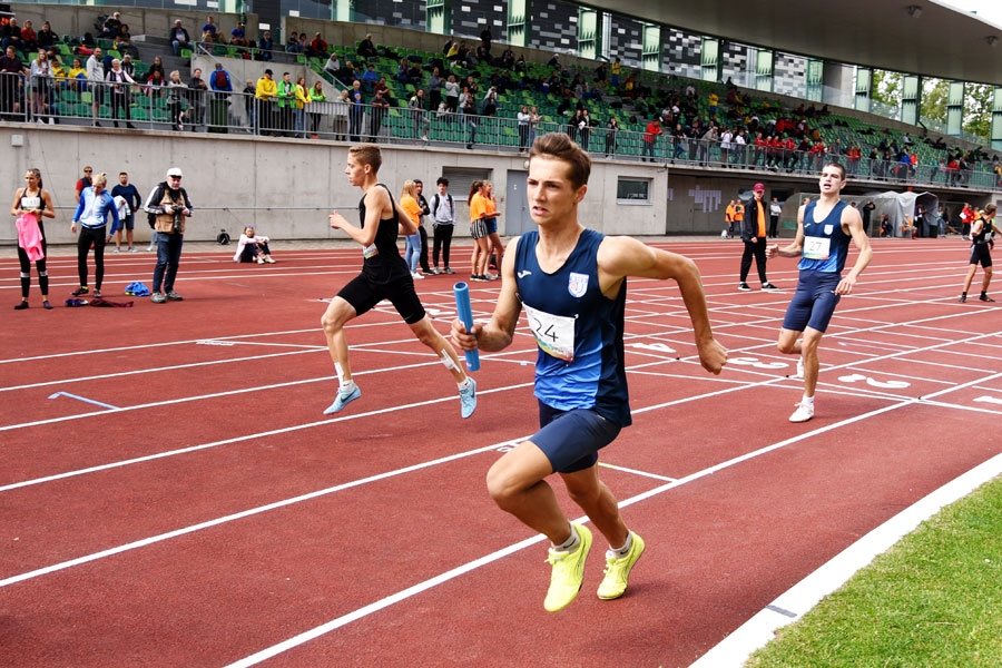 Kristiāns Lauva Bauskas novada stafešu komandā skrēja pēdējo distanci – 400 metrus.
Autors: Uldis Varnevičs