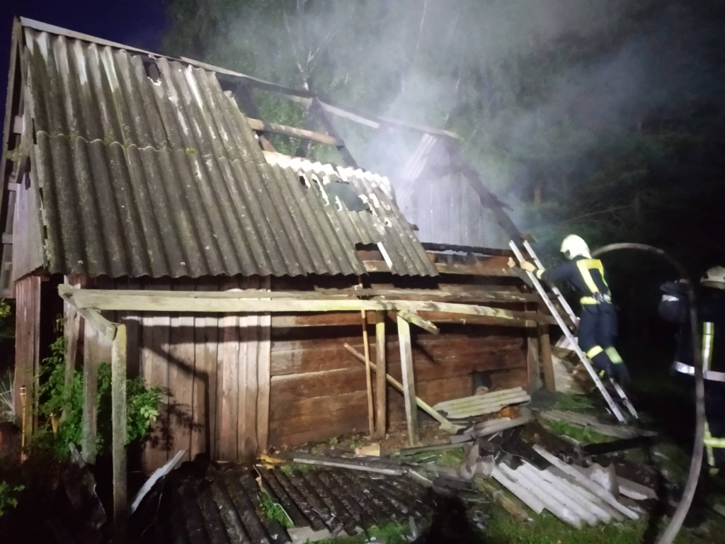 Pirts dzēšanas darbi Skaistkalnē noslēdzās 15.jūlijā plkst. 4.25.
Autors: Valsts ugunsdzēsības un glābšanas dienesta arhīvs.