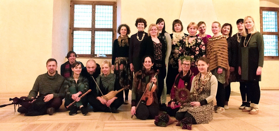 Senās mūzikas ansamblis «Trakula» kopā ar deju grupu «Galms» un pedagogiem.
Autors: no Bauskas pils muzeja arhīva