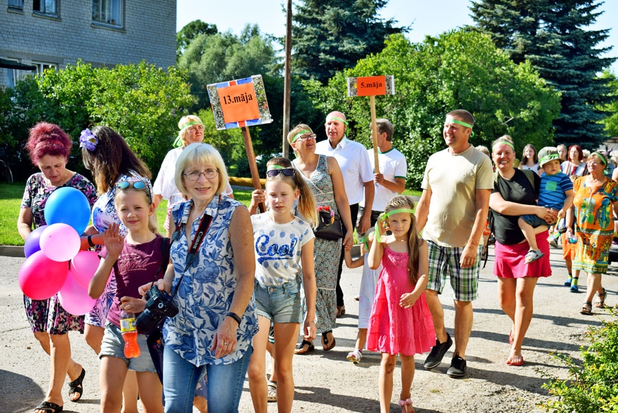 Gājiens vienoja priekā un kopībā lielus un mazus Valles pagasta iedzīvotājus.
Autors: Žanna Zālīte