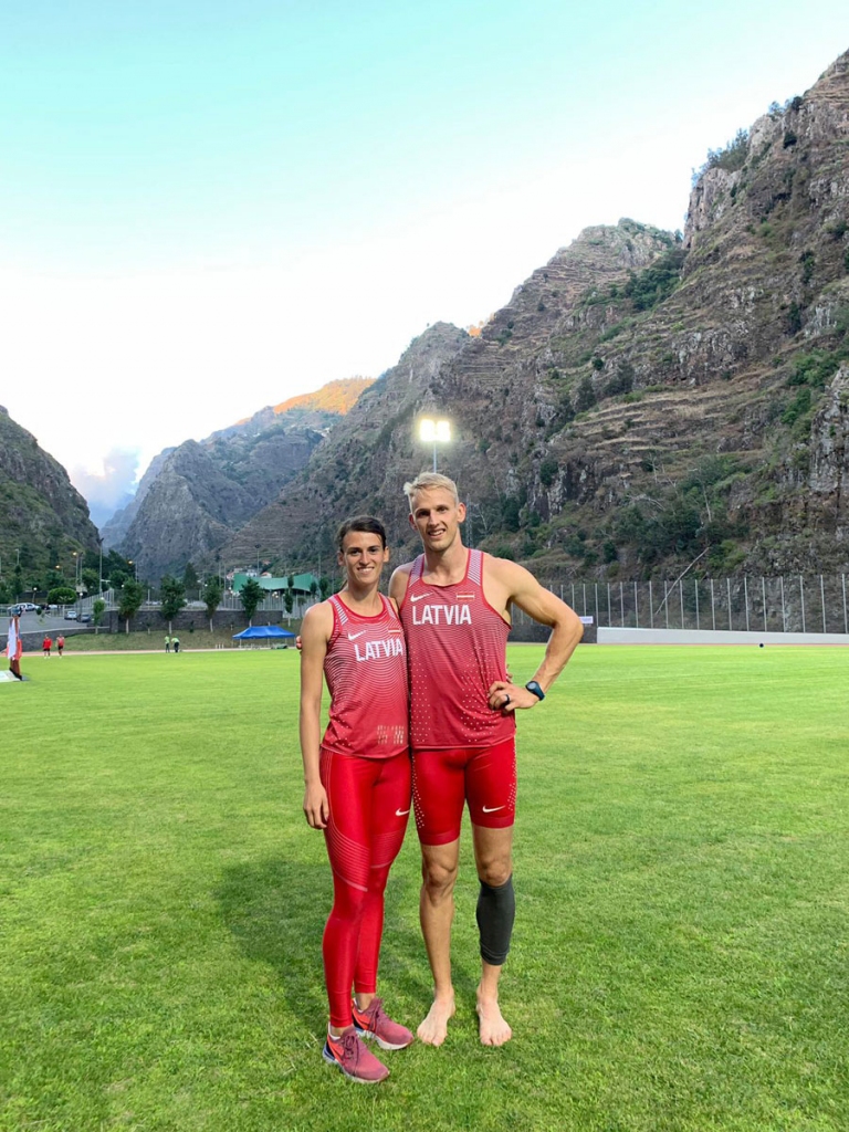 Madeirā. Ilona Dramačonoka un Vecumnieku novada vieglatlēts Reinis Krēgers.
Autors: no I. Dramačonokas albuma