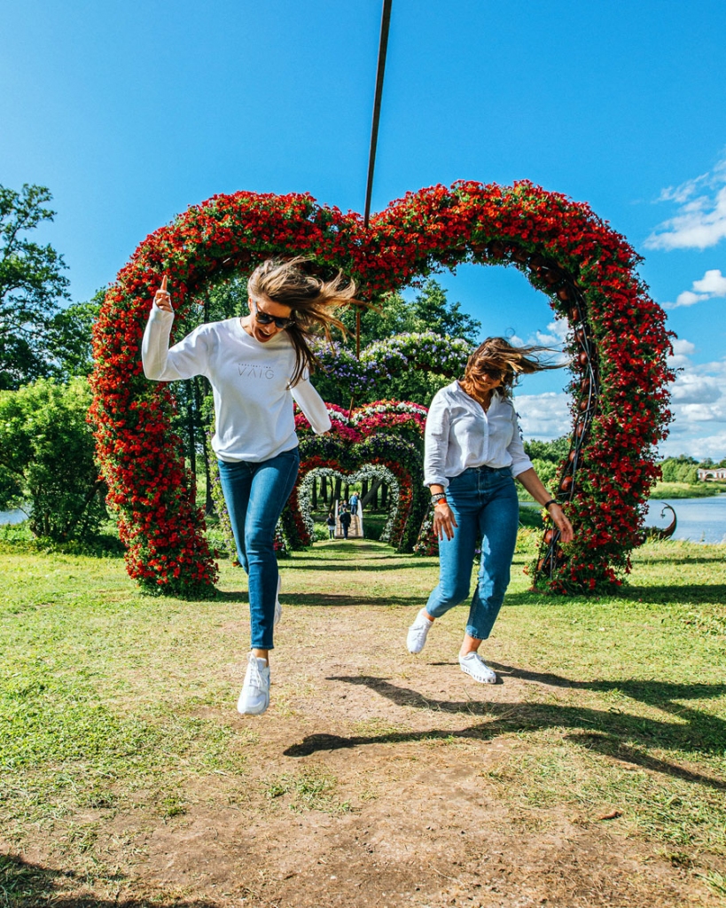 Sirds formas puķu aleja raisa prieku un vēlmi te nofotografēties.
Autors: Mikus Kļaviņš