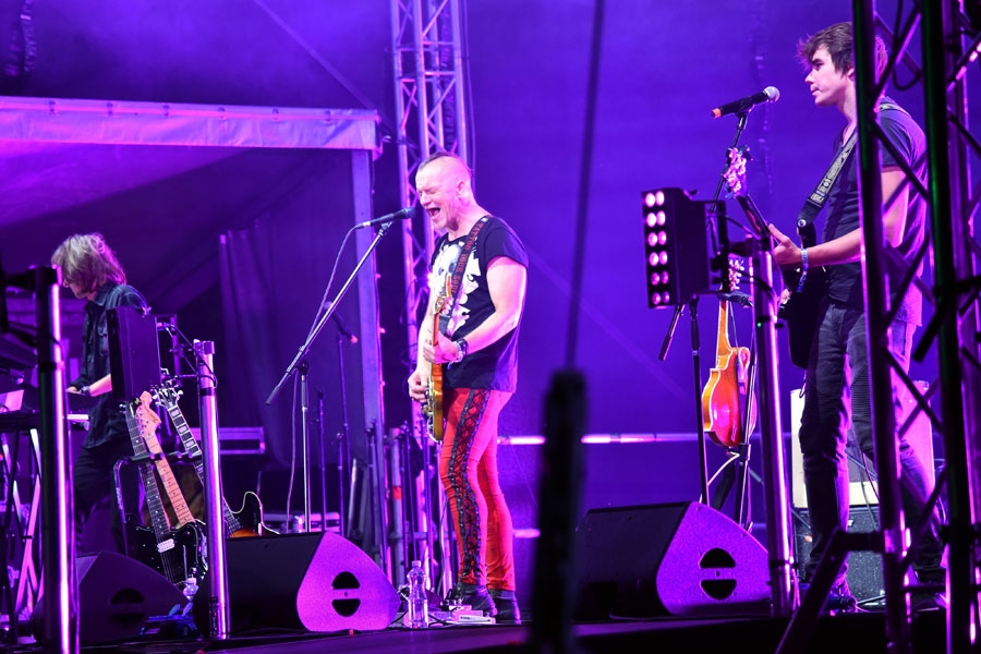 Rokgrupa «Dzelzs vilks» festivāla pirmās dienas noslēgumā.
Autors: Uldis Varnevičs