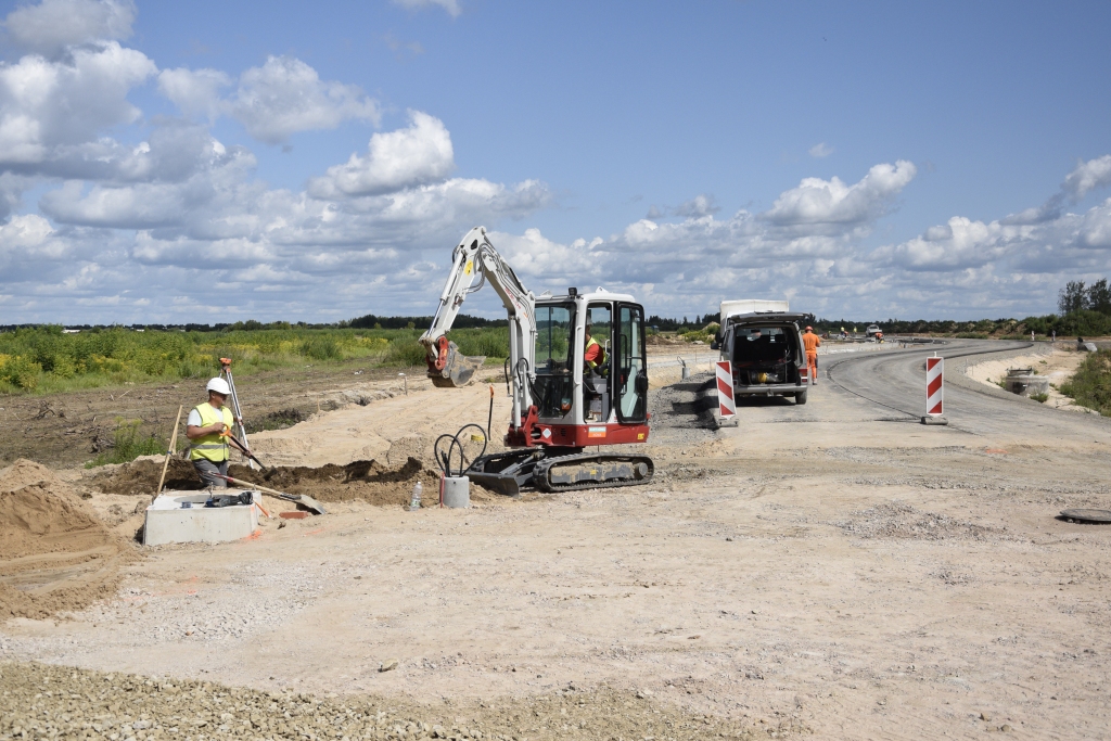 Lidlauka ielas izbūve Bauskas pilsētas un Ceraukstes pagasta teritorijā tuvojas noslēgumam.
Autors: Ivars Bogdanovs