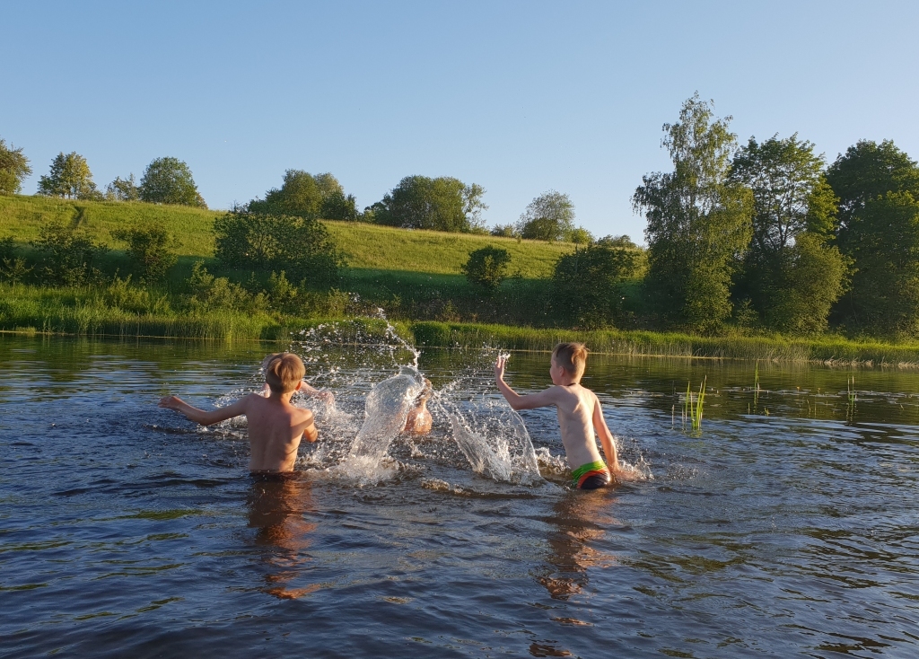 Bauskas puses upēs peldes iespējamas vēl visu jaunnedēļu.
Autors: no 