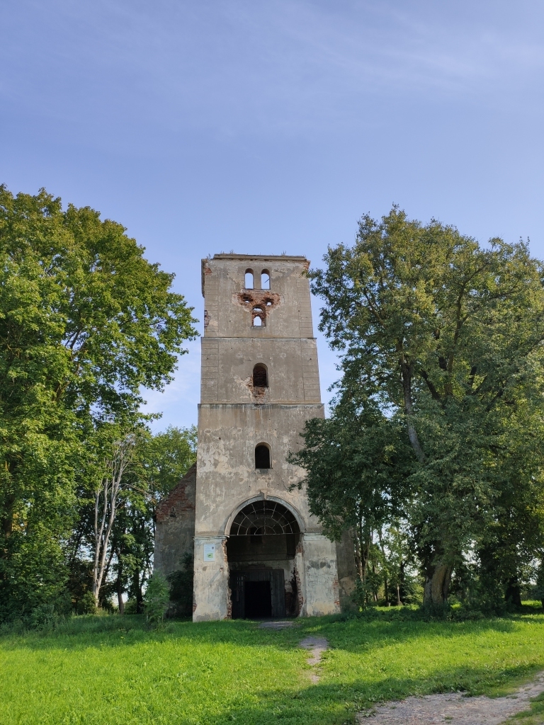 Mežotnes baznīca šovasar.
Autors: Laura Ārente