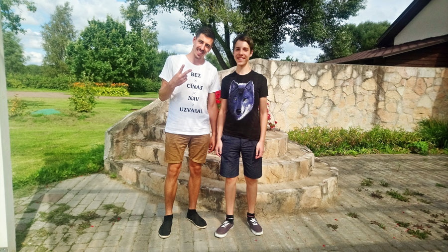 Edžus un Pauls Krauķi. Pirmais – sportiskais, otram patīkot eksaktās zinātnes, mūzika un grāmatas.
Autors: no Kauķu personiskā arhīva