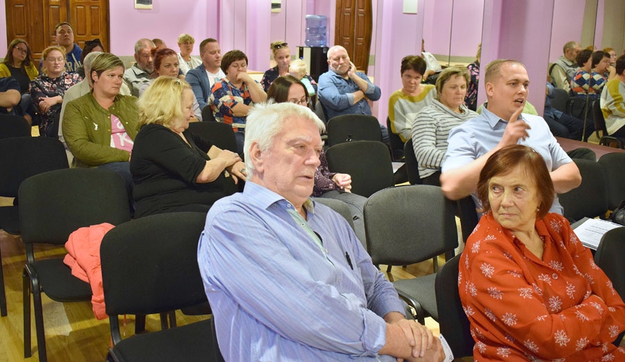 Vecumnieku ciema iedzīvotāji vēlas, lai apkures tarifs tiek aprēķināts pamatoti un godīgi.
Autors: Žanna Zālīte