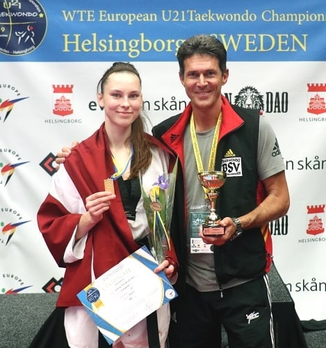 Jolanta Tarvida kopā ar treneri Markusu Kolefelu.
Autors: no «TCC Friedrichshafen» albuma