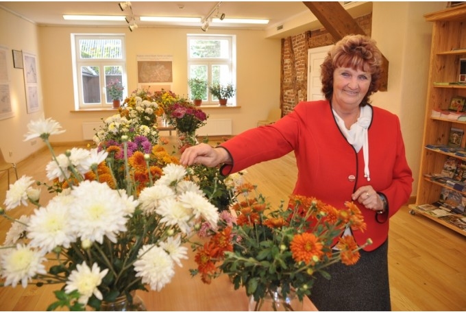 Līdz 10. oktobrim Rundāles pilī būs skatāma aizputnieces Ināras Pētersones audzēto mārtiņrožu izstāde.
Autors: No albuma.