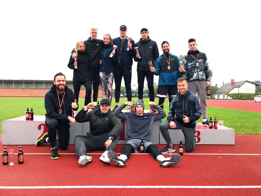 «Tumšās daudzcīņas» dalībnieki Bauskā.
Autors: no R. Maķevica albuma