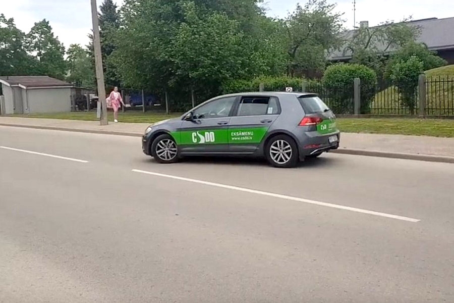 Stājušies spēkā jauni noteikumi, liekot B kategorijas autovadīšanas eksāmenu.
Autors: Publicitātes foto