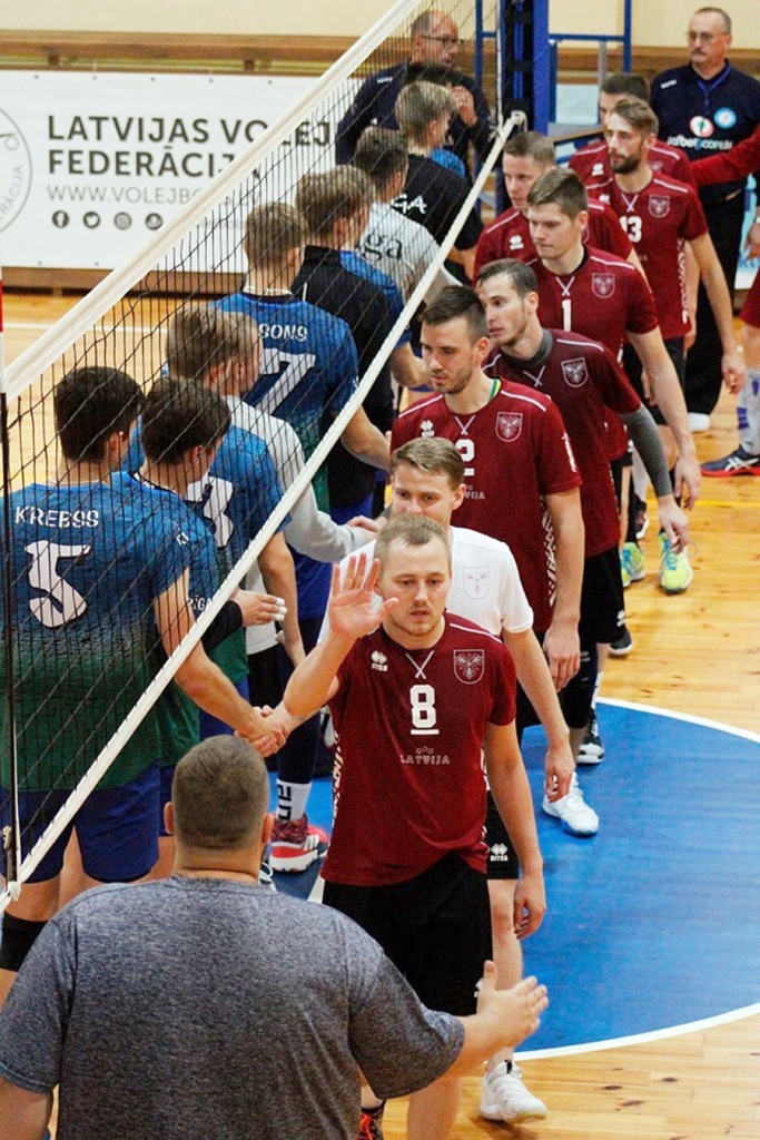 Volejbola komanda «Vecumnieki» uzvarēja visus trīs mačus pārbaudes spēļu turnīrā.
Autors: Alise Dreimane