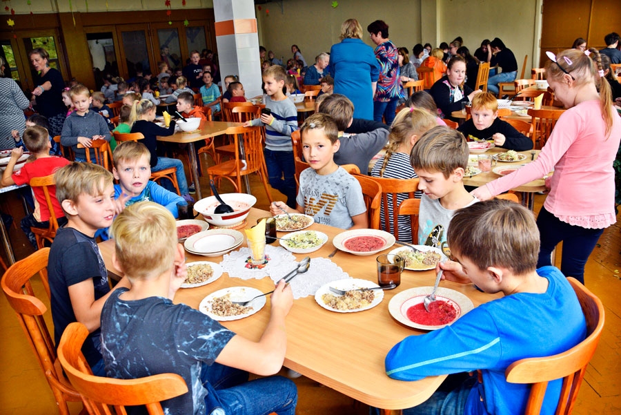 Rundāles novada pašvaldība lems, no kādiem plāniem atteikties, lai samaksātu par pusdienām vietējās skolas 1. – 4. klašu audzēkņiem.
Autors: Ivars Bogdanovs