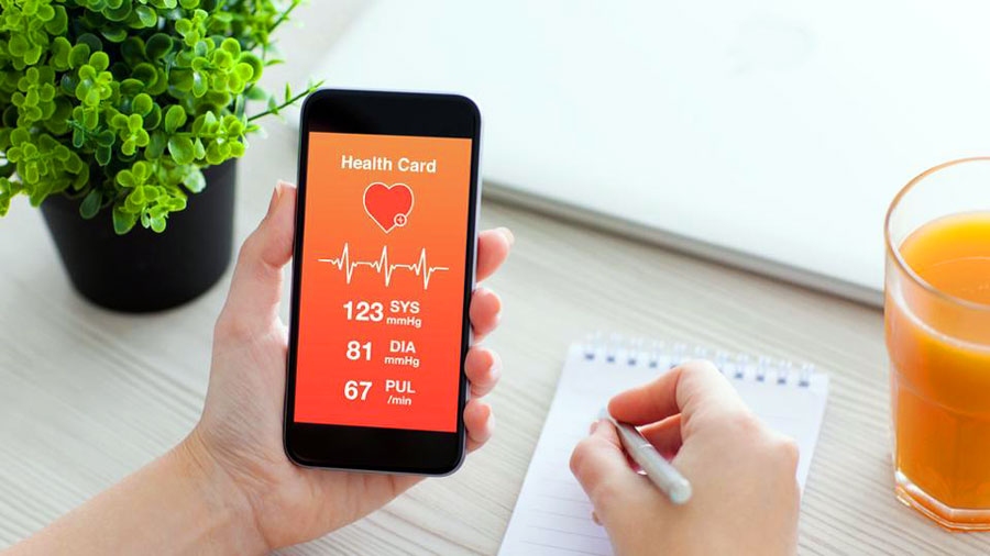 Izmanto iespējas! Mobilā telefona lietotnes ne tikai fiksē dažādus ar veselības stāvokli saistītus rezultātus, bet arī veido piezīmes un statistiku. Tas nozīmē, ka pacientam vizītes laikā nav nepieciešams mēģināt atcerēties noteiktus datus, tos ērti paskatīties viedtālrunī.