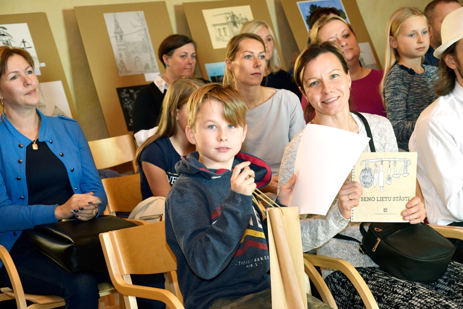 Jēkabpilietis Igors Gazarovs un mamma Inga priecājas par konkursā iegūto pirmo vietu.
Autors: Ivars Bogdanovs