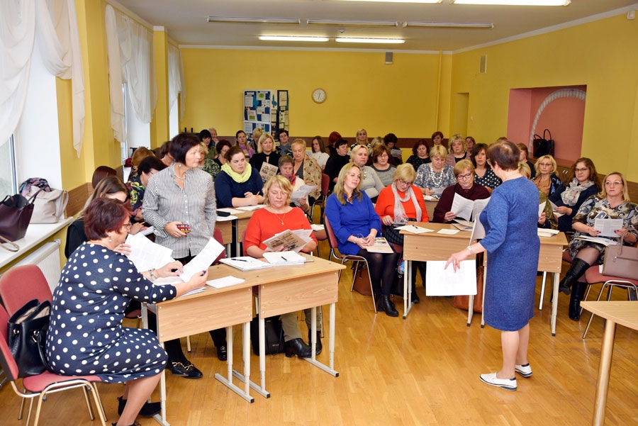 Latviešu valodas un literatūras skolotāji spriež par kompetenču pieeju izglītībā.
Autors: Ivars Bogdanovs