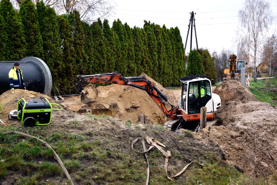 Ūdenssaimniecības tīklu izbūves darbi notiek Lauku ielā Iecavā.
Autors: Ivars Bogdanovs