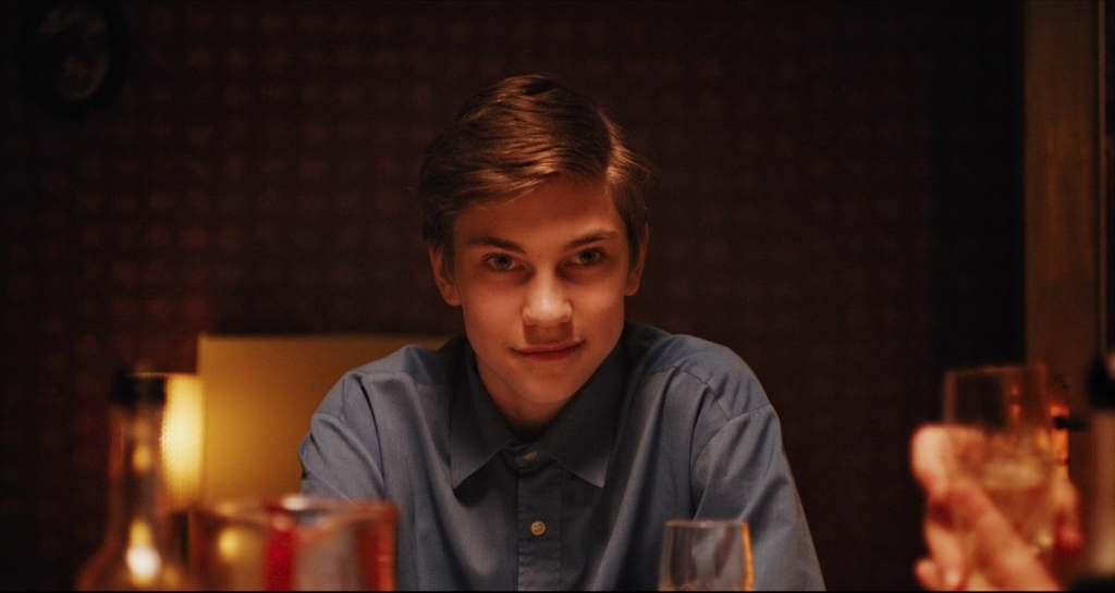 Kadrs no filmas «Jelgava’94» - galvenais varonis Jānis (Bruno Bitenieks).
Autors: Publicitātes foto.