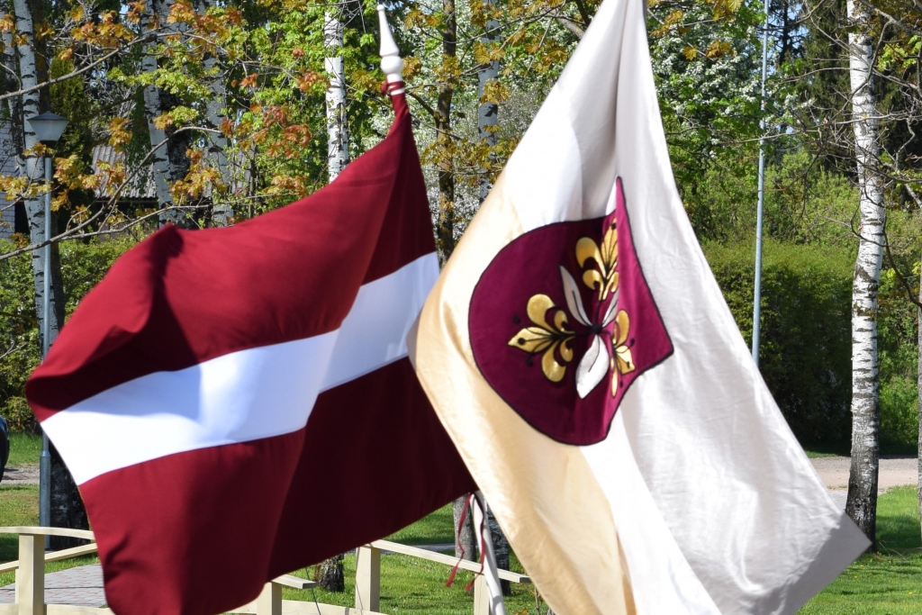 Goda raksts desmit Vecumnieku novada iedzīvotājiem tiks pasniegts svinīgā sarīkojumā Vecumnieku tautas namā 18. novembrī.
Autors: Žanna Zālīte