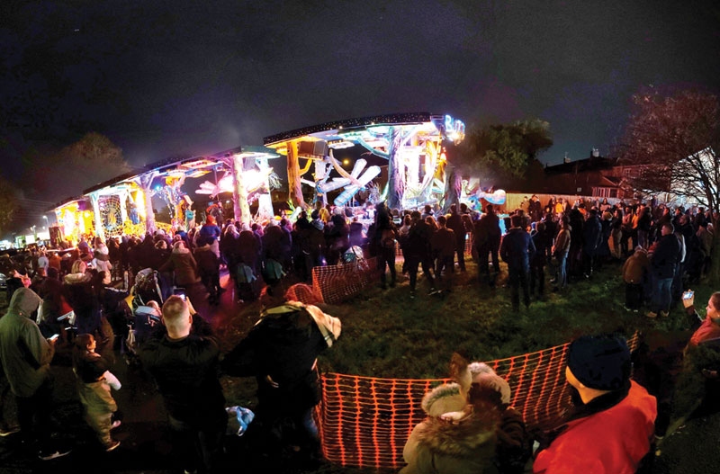 Karnevāls Somersetā ik gadu pulcē daudzus māksliniekus.
Autors: Kaspars Kalējs