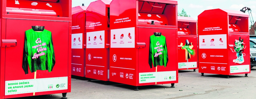 Tekstila konteineri ir sarkani – tie atšķiras no pārējiem.
