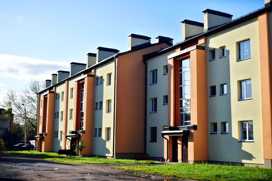 Renovētā daudzdzīvokļu māja Vecumniekos, Rīgas ielā 31.
Autors: no «Bauskas Dzīves» arhīva