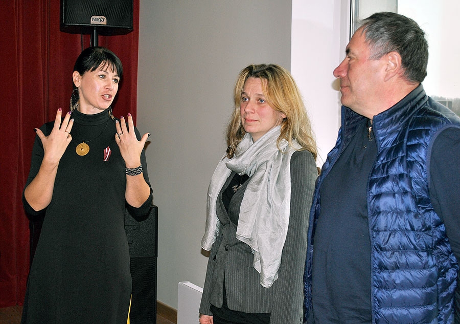 Biznesa forumā. Laura Ārente (no kreisās), Elīna Kūla-Braže un Anatolijs Kazačenko.
Autors: Ruta Keiša