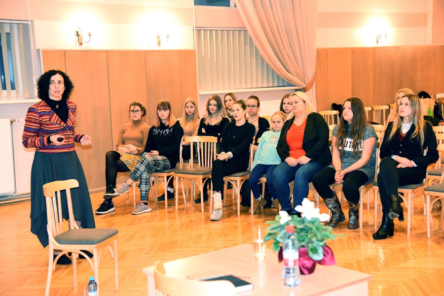 Ilga Šuplinska, izglītības un zinātnes ministre, tikās ar Bauskas un Iecavas novada jauniešiem.
Autors: Uldis Varnevičs