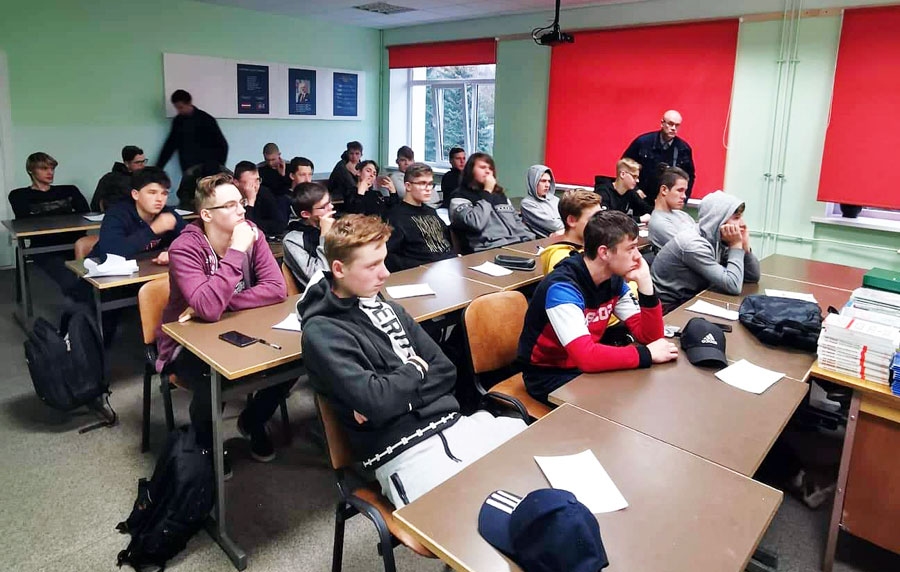 Saulainē audzēkņi noklausījušies sešu semināru ciklu «Atkarību profilakses pasākumu komplekss izglītības iestādēs».
Autors: no mācību iestādes arhīva