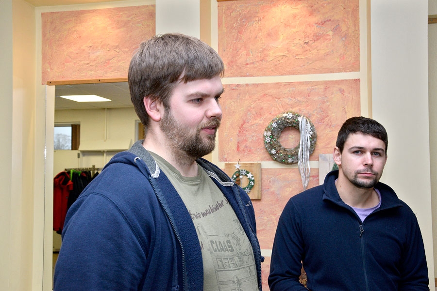 Konservējošo lauksaimniecību atzīst Juris Brakovskis (no kreisās) zemnieku saimniecībā «Strautiņi» Gārsenē Aknīstes novadā un Kaspars Brūvelis no zemnieku saimniecības «Jauntīles» Rundāles novada Viesturu pagastā.
Autors: Ivars Bogdanovs