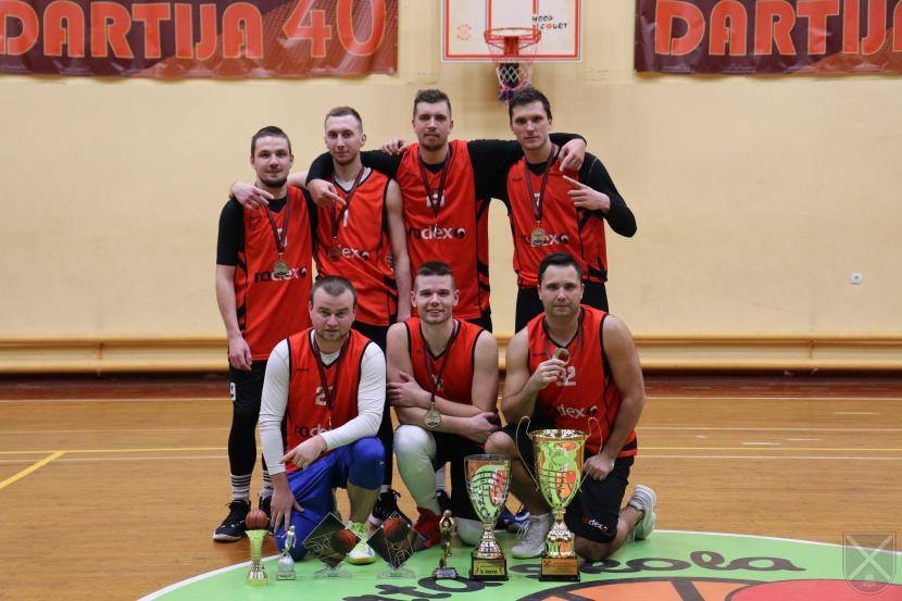 «Radex» kļuva par šī gada Iecavas atklātā basketbola čempionāta uzvarētāju.
Autors: Beata Logina, iecava.lv