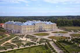 Autors: no rundale.net