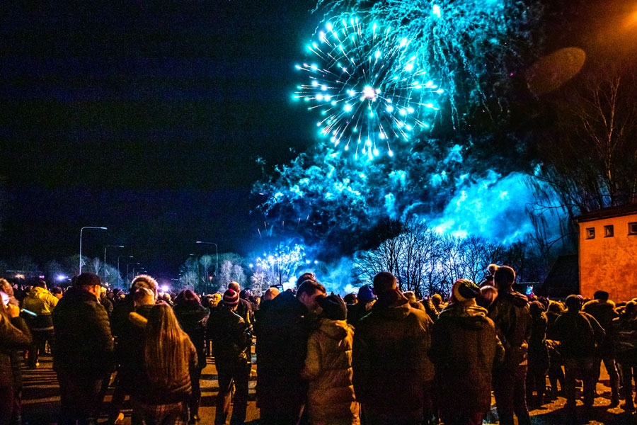 Gadumijas uguņošanu Bauskā iedzīvotāji varēja vērot no Mēmeles tilta.
Autors: Ģirts Donerblics