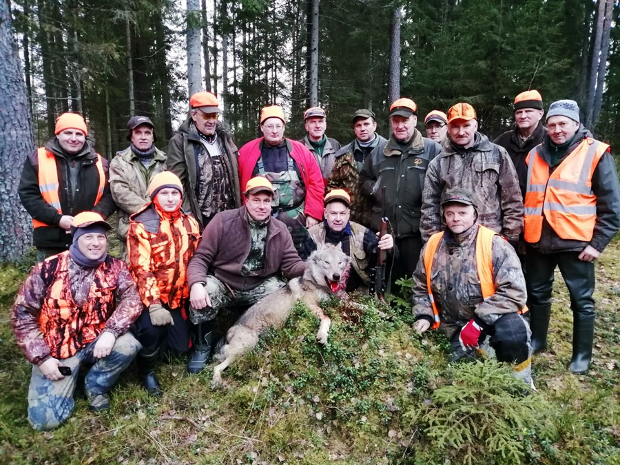 Kluba «Nīzere» biedri ar nomedīto pelēci.
Autors: no E. Ozoliņa personīgā arhīva