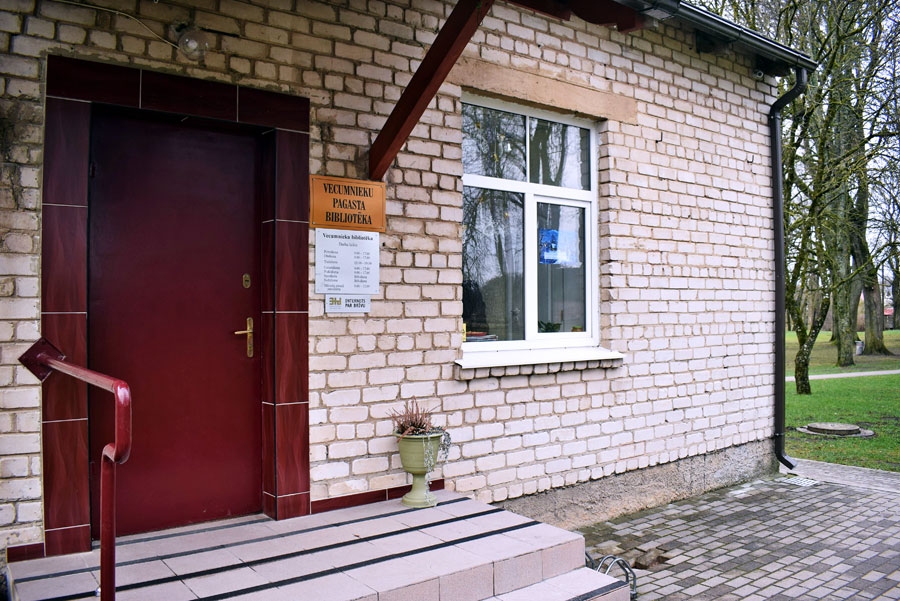 Vecumnieku bibliotēkā būs viena no sešām Vecumnieku novadā izveidotajām parakstu vākšanas vietām.
Autors: Žanna Zālīte