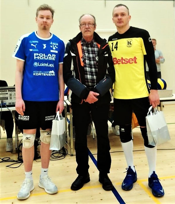 Aivaru Petruševicu (no labās) atzina par spēles labāko spēlētāju.
Autors: no kluba «KyKy-Betset» albuma