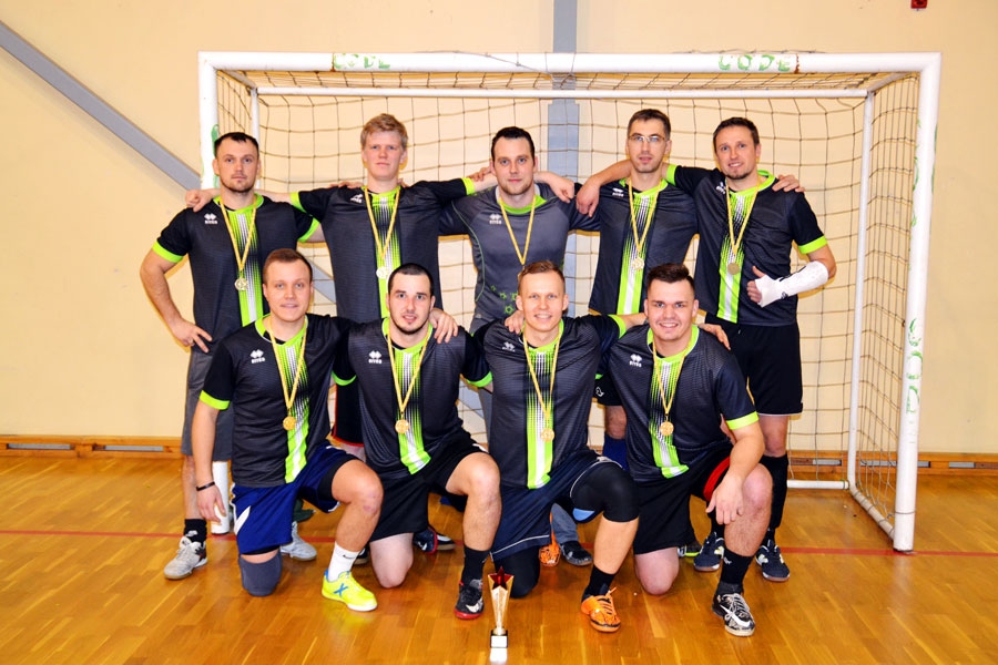 Komandas «Īslīce» spēlētāji nepieļāva nevienu zaudējumu Codes kausa izcīņā.
Autors: Kaspars Kalējs