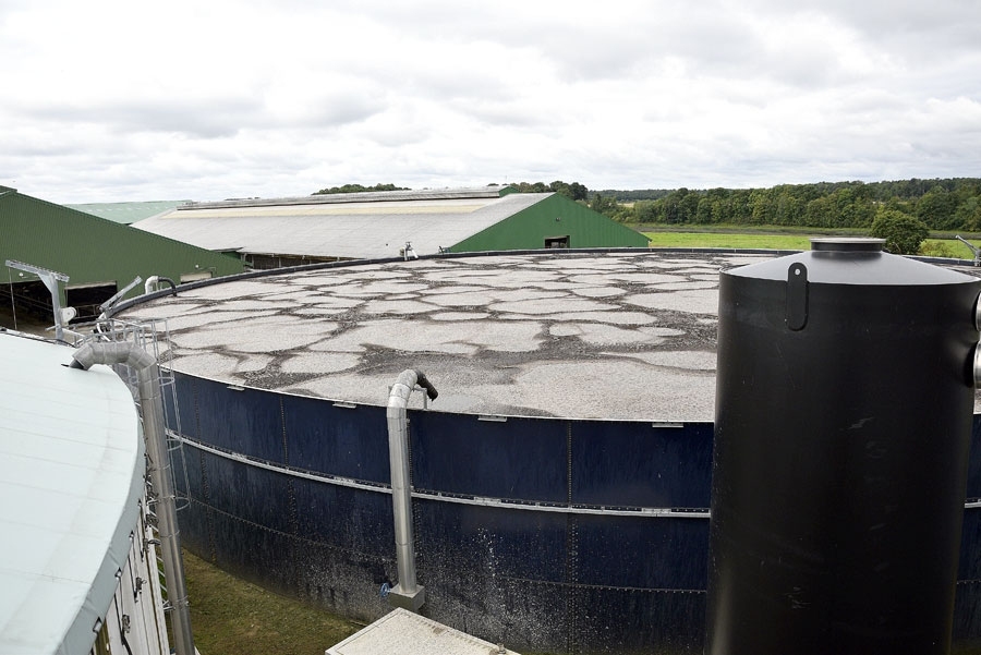 Biogāzes ražotne darbojas SIA «Lielmežotne» pie liellopu fermas.
Autors: No arhīva.