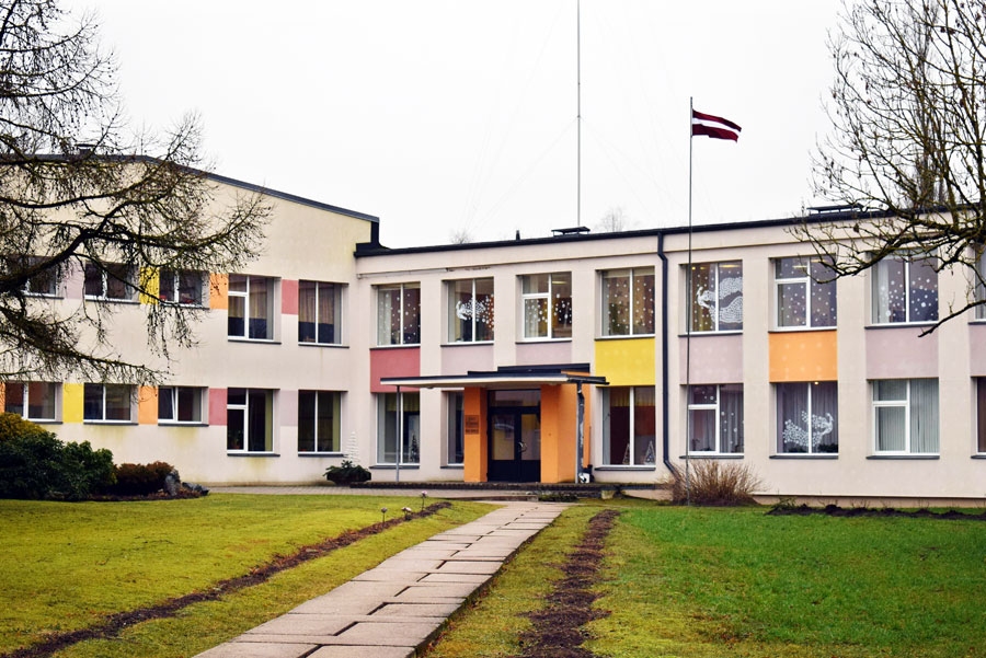 Misas skolā pirmā vidusskolas klase tika atvērta 1989. gadā. Pēc trim gadu desmitiem izglītības iestāde mainīs statusu un atkal kļūs par pamatskolu.
Autors: Žanna Zālīte