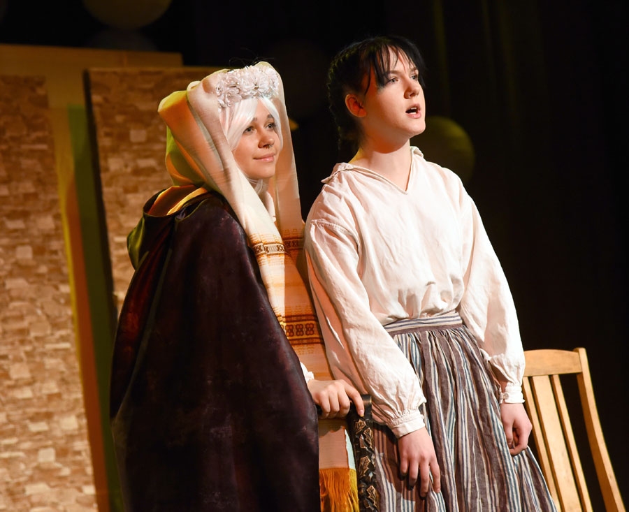 Laimas – Ances Straujās (no kreisās) – un Maijas, Evitas Agates Janušjavičas, dialogiem lugā ir īpaša vieta
Autors: Uldis Varnevičs