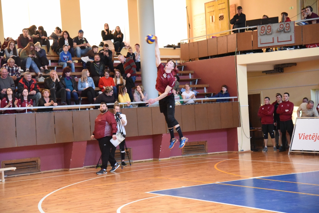 Reinis Zelčs mačā ar «Kuldīgas NSS» komandu deviņus punktus guva ar servēm.
Autors: No arhīva.