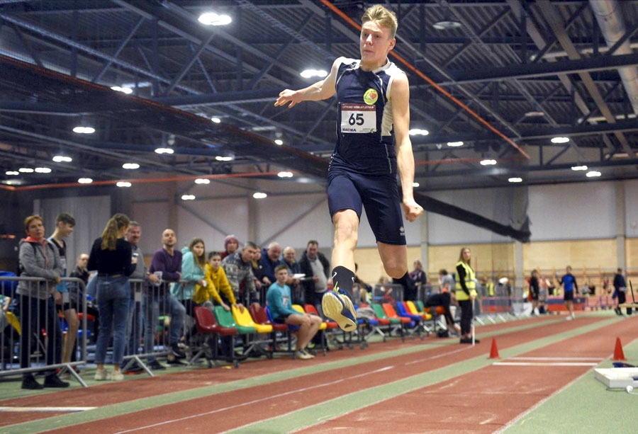 Rihardam Pūķim uzvara un sezonas labākais rezultāts trīssoļlēkšanā – 12,96 metri.
Autors: Romāns Kokšarovs, athletics.lv