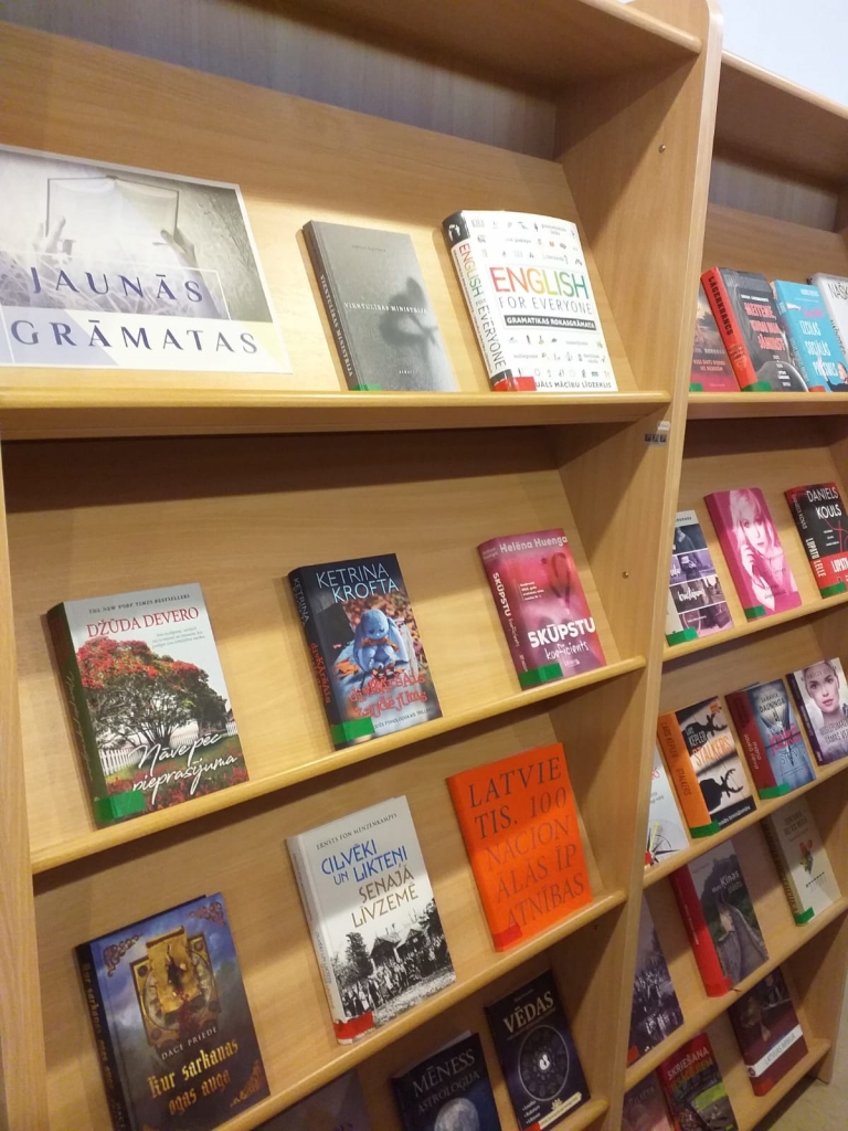 Jaunāko grāmatu izstāde E. Virzas Iecavas bibliotēkā.
Autors: Jolanta Ignate